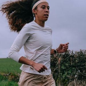 Tracksmith Harrier Long Sleeve crew neck running tee S cream